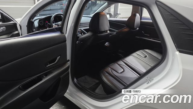 Hyundai AVANTE 2023 — photo 17