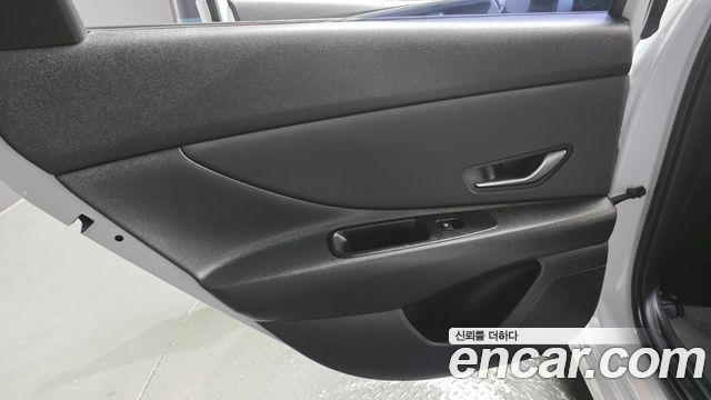 Hyundai AVANTE 2023 — photo 15