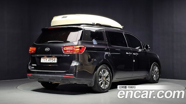 Kia Canival 2019 — photo 2