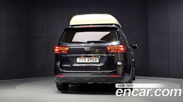 Kia Canival 2019 — photo 4