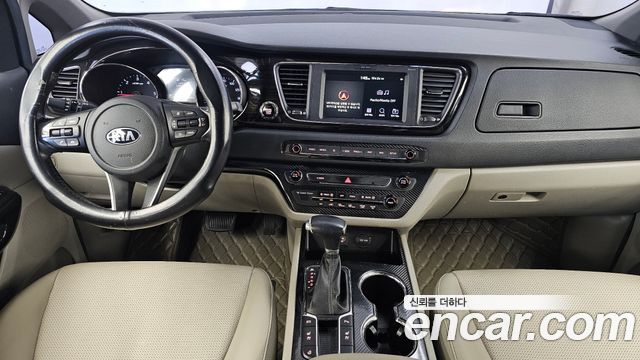 Kia Canival 2019 — photo 7
