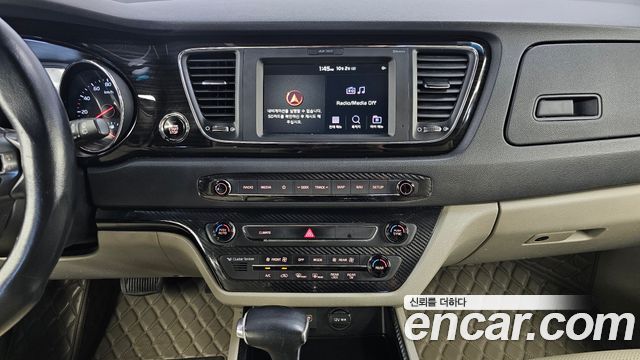 Kia Canival 2019 — photo 15