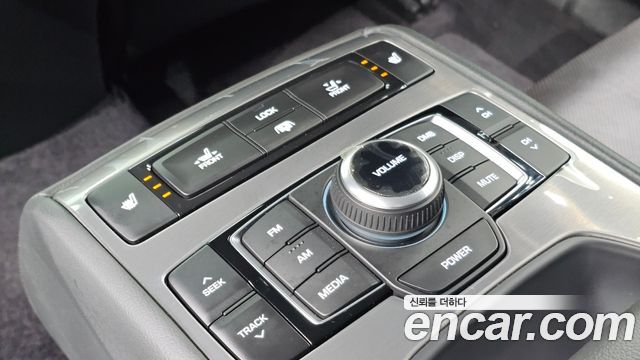 Hyundai Genesis 2016 — photo 19