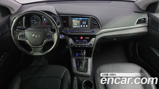 Hyundai AVANTE 2016 — photo 10