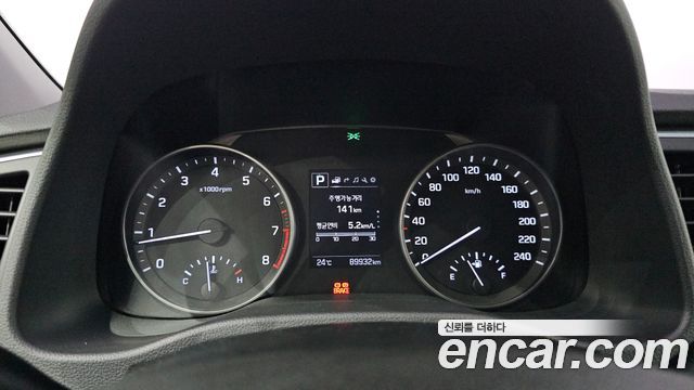 Hyundai AVANTE 2016 — photo 11