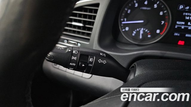Hyundai AVANTE 2016 — photo 24