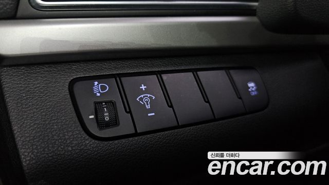 Hyundai AVANTE 2016 — photo 29