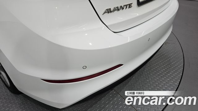 Hyundai AVANTE 2016 — photo 30