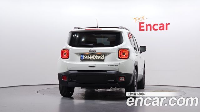 Jeep Renegade 2023 — photo 4