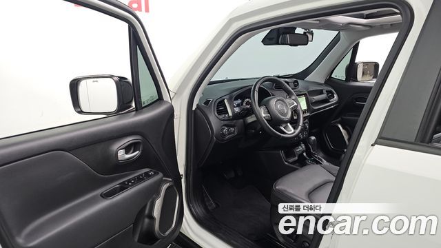 Jeep Renegade 2023 — photo 13