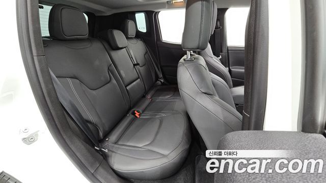 Jeep Renegade 2023 — photo 17