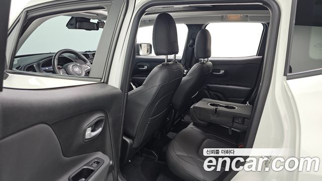 Jeep Renegade 2023 — photo 18