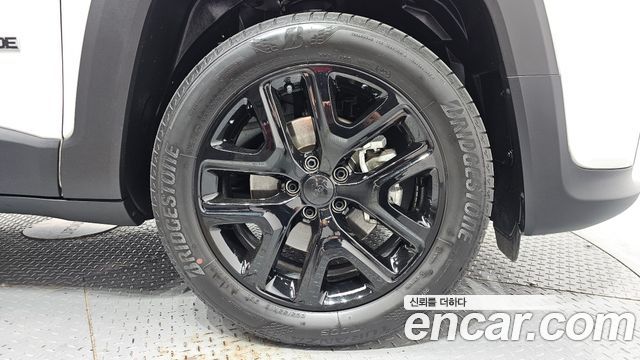 Jeep Renegade 2023 — photo 7