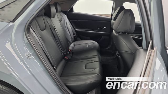 Hyundai AVANTE 2021 — photo 17