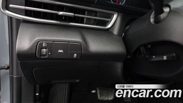 Hyundai AVANTE 2021 — photo 24
