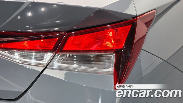 Hyundai AVANTE 2021 — photo 9