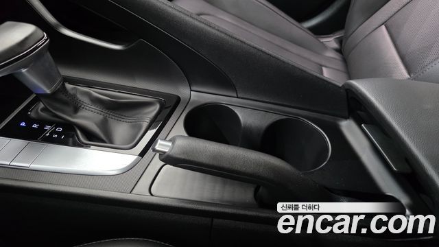 Hyundai AVANTE 2021 — photo 28