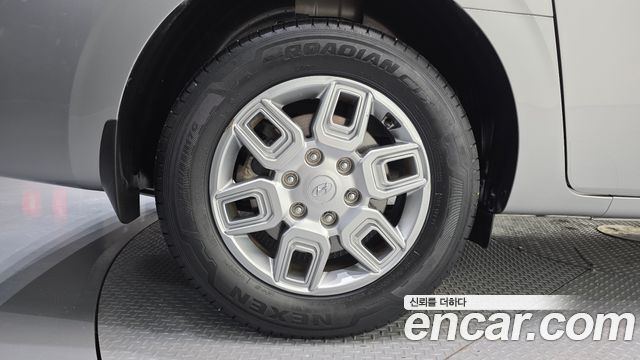 Hyundai Staria 2022 — photo 5