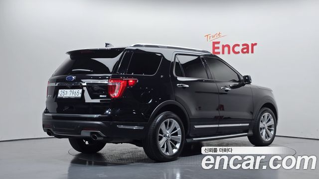 Ford Explorer 2019 — photo 2