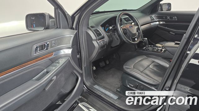Ford Explorer 2019 — photo 13
