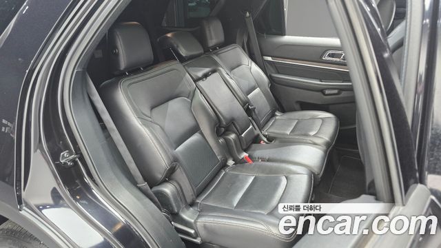 Ford Explorer 2019 — photo 18