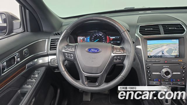 Ford Explorer 2019 — photo 19