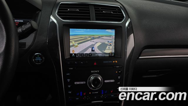 Ford Explorer 2019 — photo 20