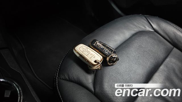 Ford Explorer 2019 — photo 24
