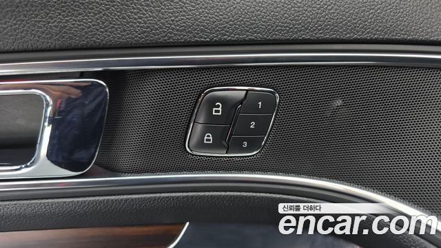 Ford Explorer 2019 — photo 31
