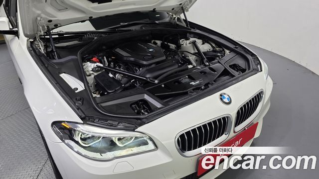 BMW 5-Series 2016 — photo 6