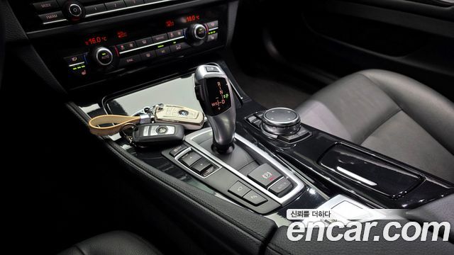 BMW 5-Series 2016 — photo 9