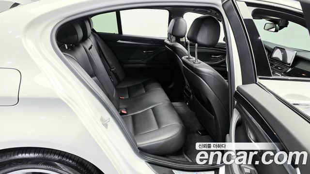 BMW 5-Series 2016 — photo 12