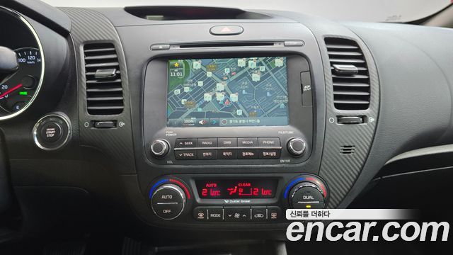 Kia K3 2013 — photo 18