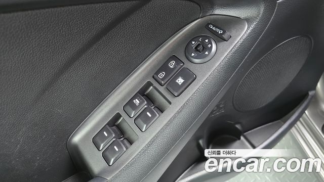 Kia K3 2013 — photo 24