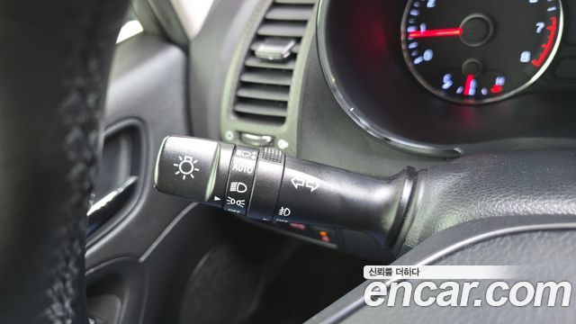 Kia K3 2013 — photo 25