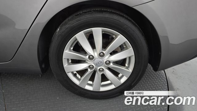 Kia K3 2013 — photo 7