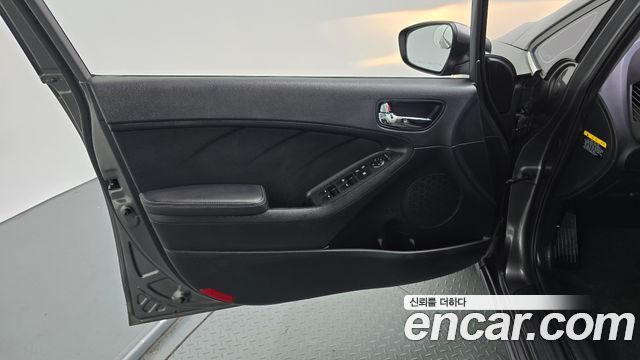 Kia K3 2013 — photo 14