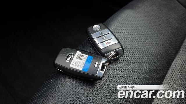 Kia K3 2013 — photo 30