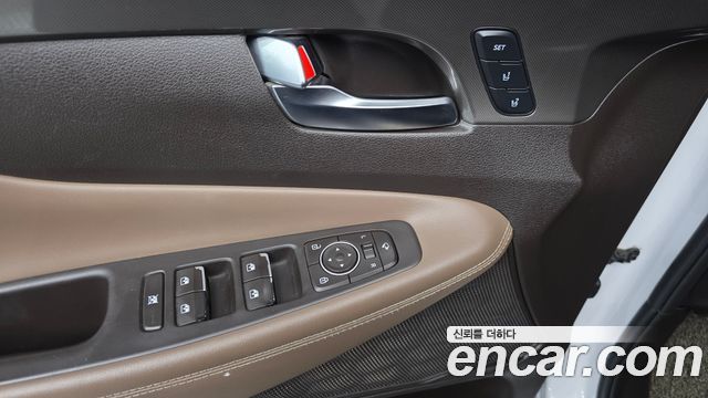 Hyundai Santafe 2019 — photo 11