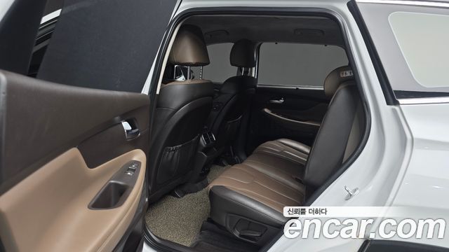 Hyundai Santafe 2019 — photo 16