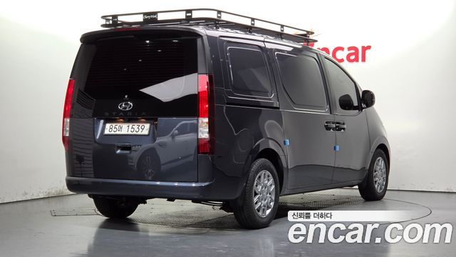 Hyundai Staria 2022 — photo 2