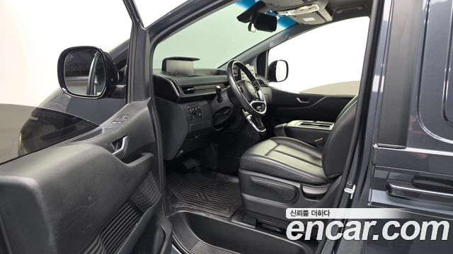 Hyundai Staria 2022 — photo 13