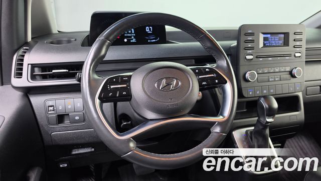 Hyundai Staria 2022 — photo 19