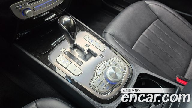 Hyundai Genesis 2013 — photo 12