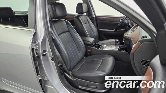 Hyundai Genesis 2013 — photo 18