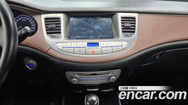 Hyundai Genesis 2013 — photo 20
