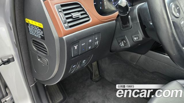 Hyundai Genesis 2013 — photo 24