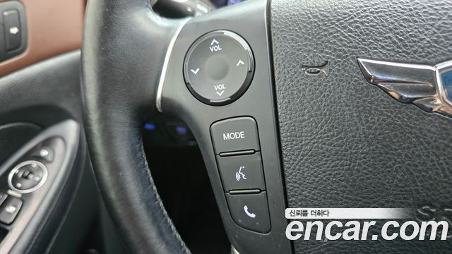 Hyundai Genesis 2013 — photo 25