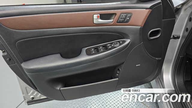 Hyundai Genesis 2013 — photo 14