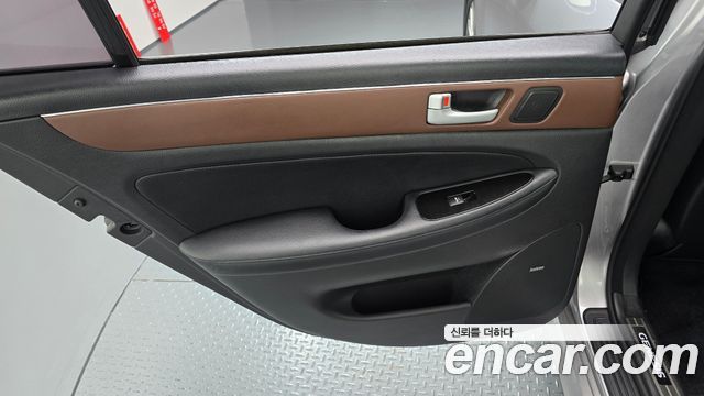 Hyundai Genesis 2013 — photo 15